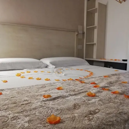 A Casa Di Alessandro Bed & Breakfast 2*